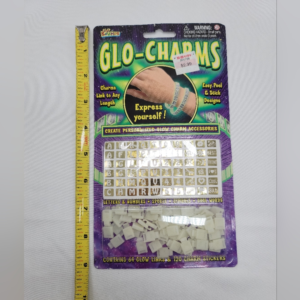 Glow-Charms Kit 64 Links + 120 Stickers Out Of Bounds Robmar Glow In The Dark